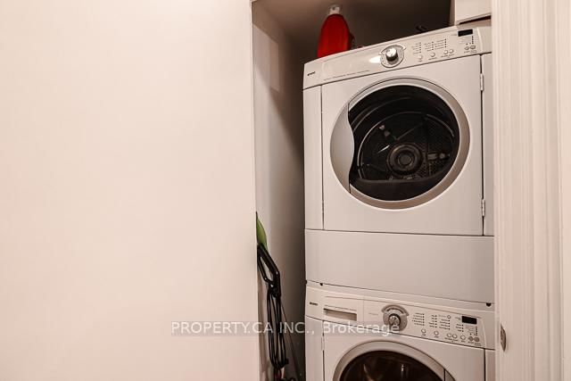 22 Wellesley Street E, Unit 807 - Photo 17