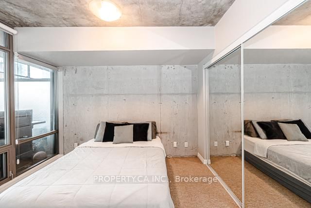 22 Wellesley Street E, Unit 807 - Photo 19