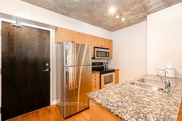 22 Wellesley Street E, Unit 807 - Photo 2