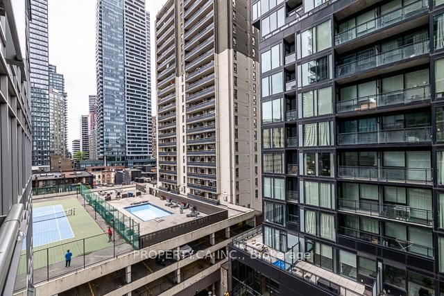 22 Wellesley Street E, Unit 807 - Photo 23