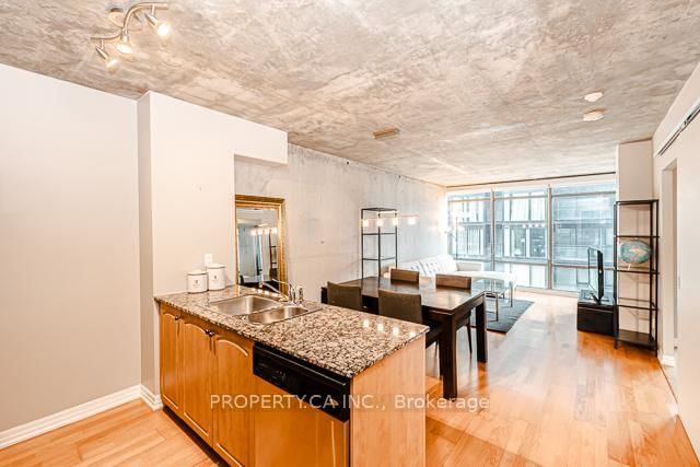 22 Wellesley Street E, Unit 807 - Photo 26