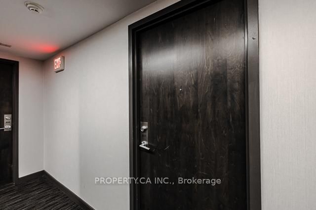 22 Wellesley Street E, Unit 807 - Photo 27