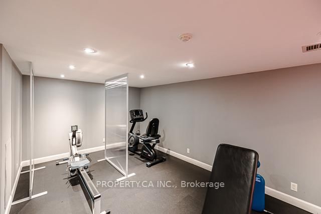 22 Wellesley Street E, Unit 807 - Photo 29