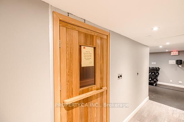 22 Wellesley Street E, Unit 807 - Photo 31