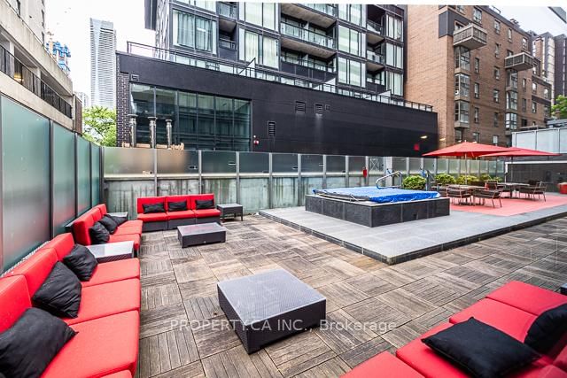 22 Wellesley Street E, Unit 807 - Photo 35