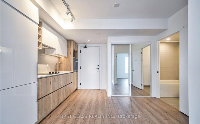 2011 - 319 Jarvis Street E