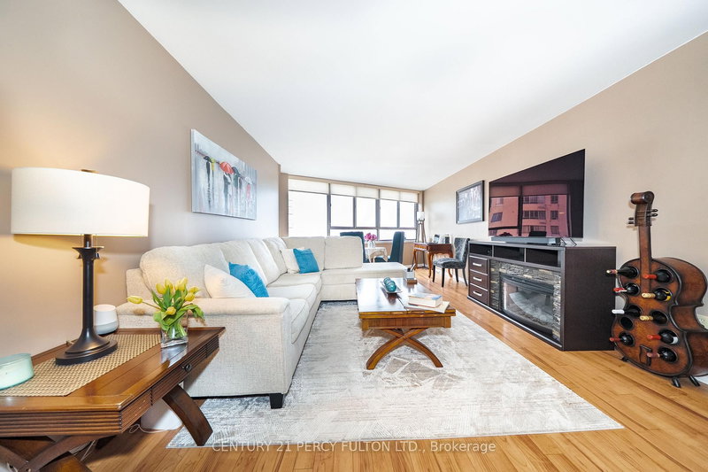 2508 - 270 Queens Quay W, Toronto, M5J 2N4 | Image 3