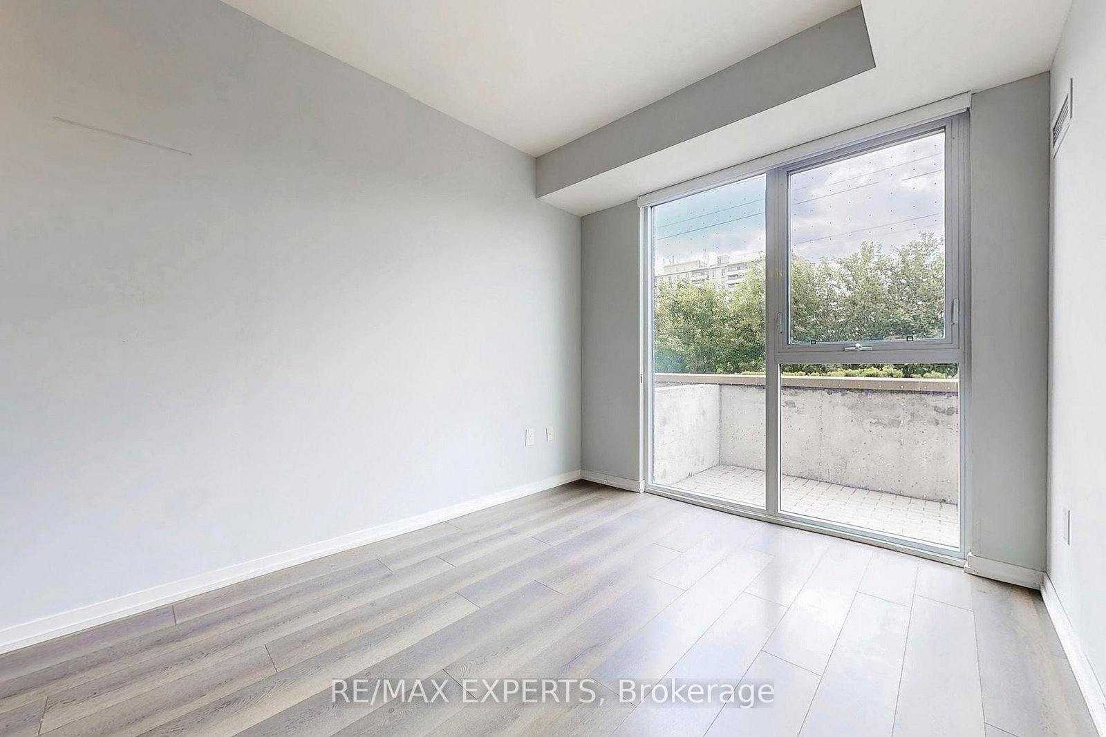 3237 Bayview Avenue, Unit Th 106 - Photo 10