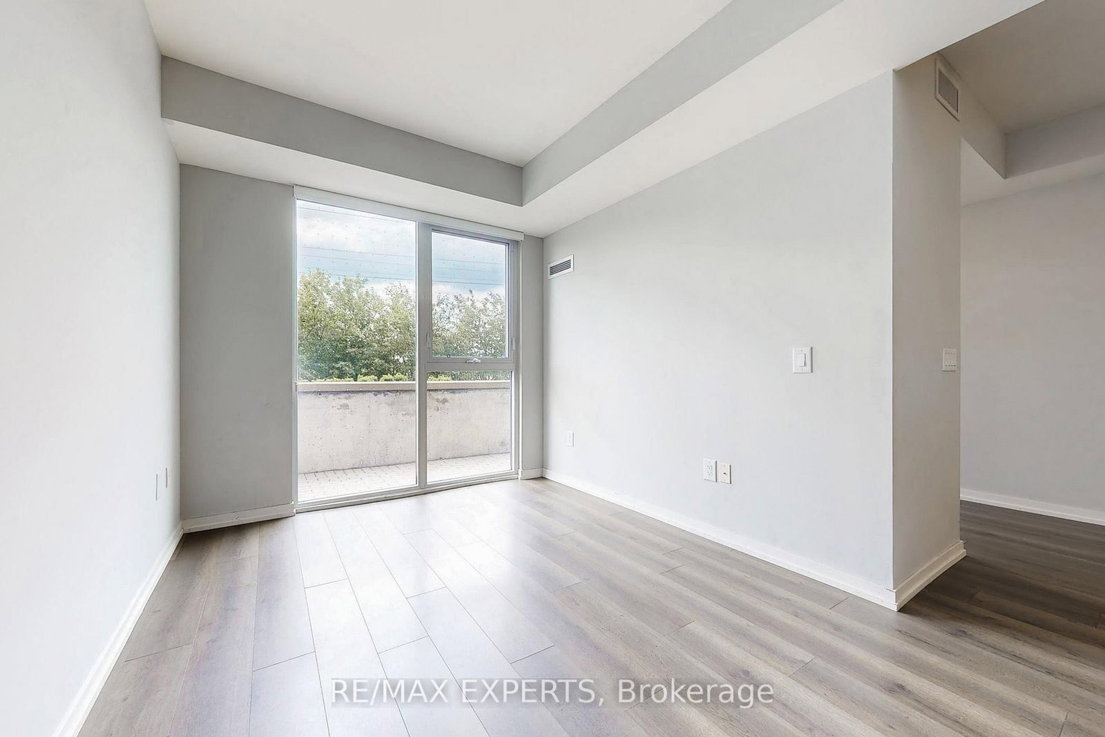 3237 Bayview Avenue, Unit Th 106 - Photo 12