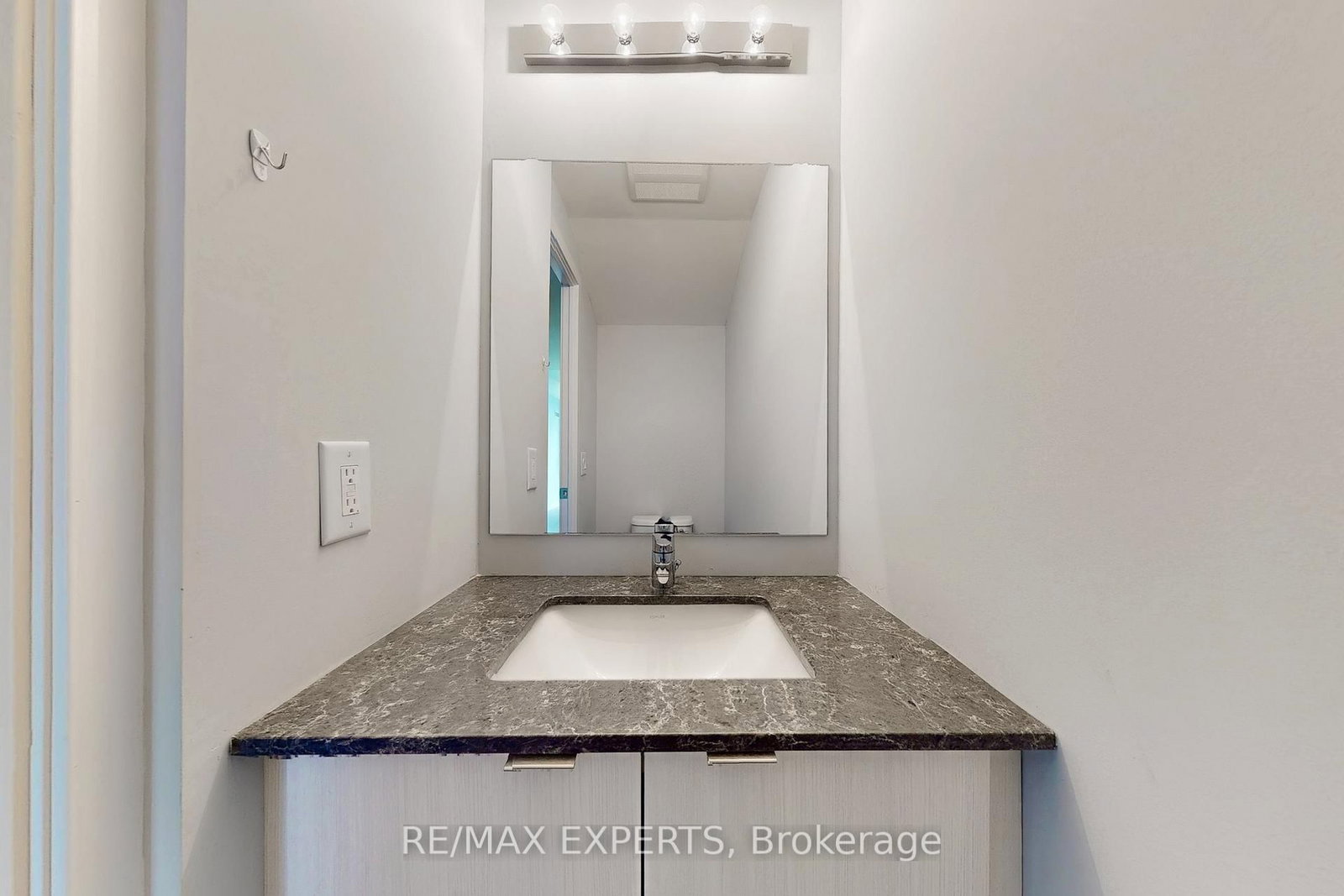 3237 Bayview Avenue, Unit Th 106 - Photo 15