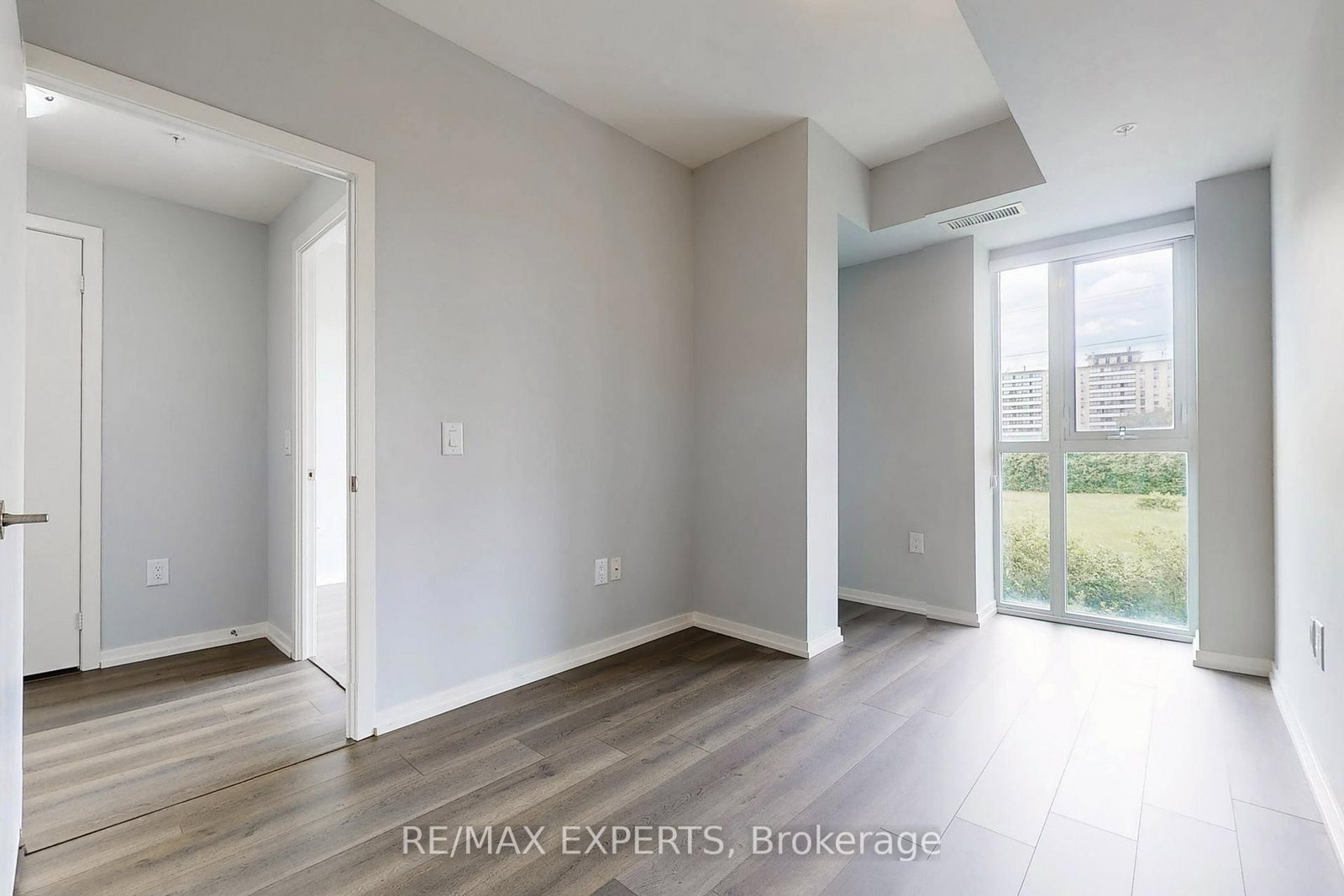 3237 Bayview Avenue, Unit Th 106 - Photo 20