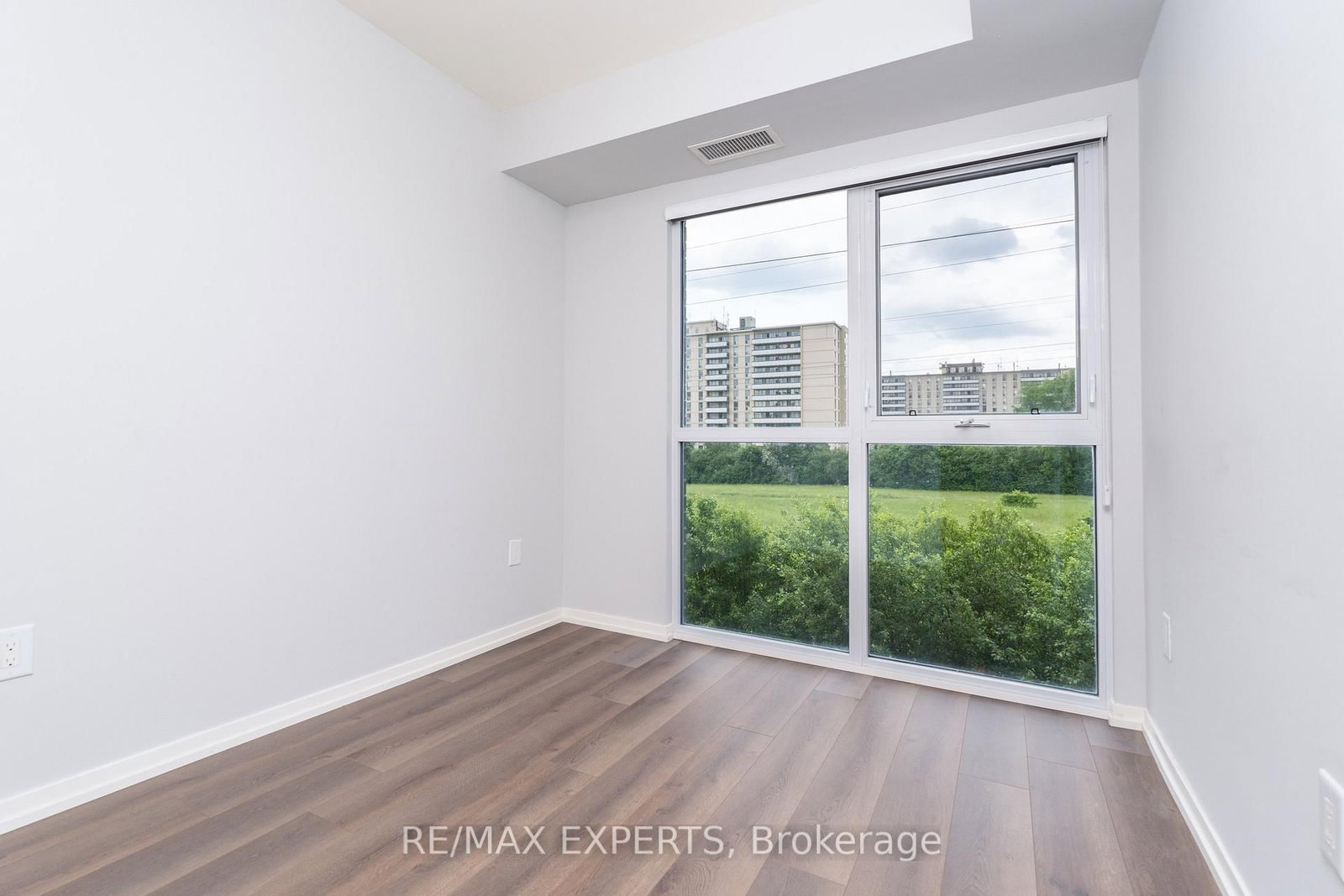 3237 Bayview Avenue, Unit Th 106 - Photo 25