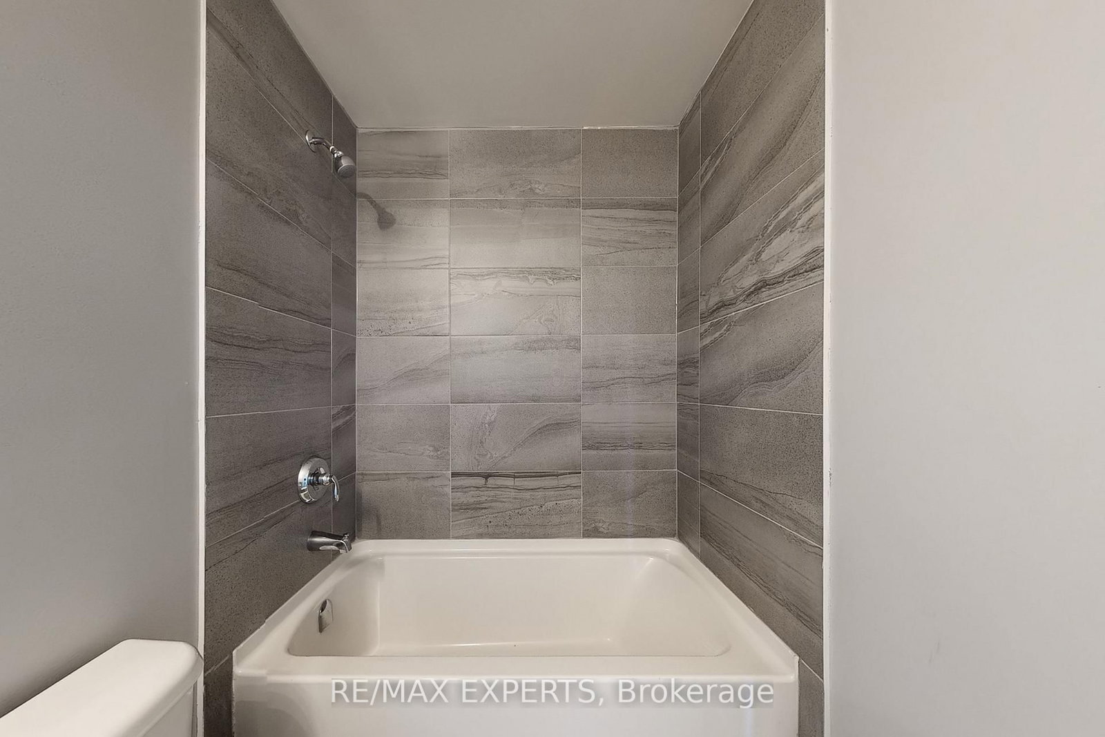 3237 Bayview Avenue, Unit Th 106 - Photo 29