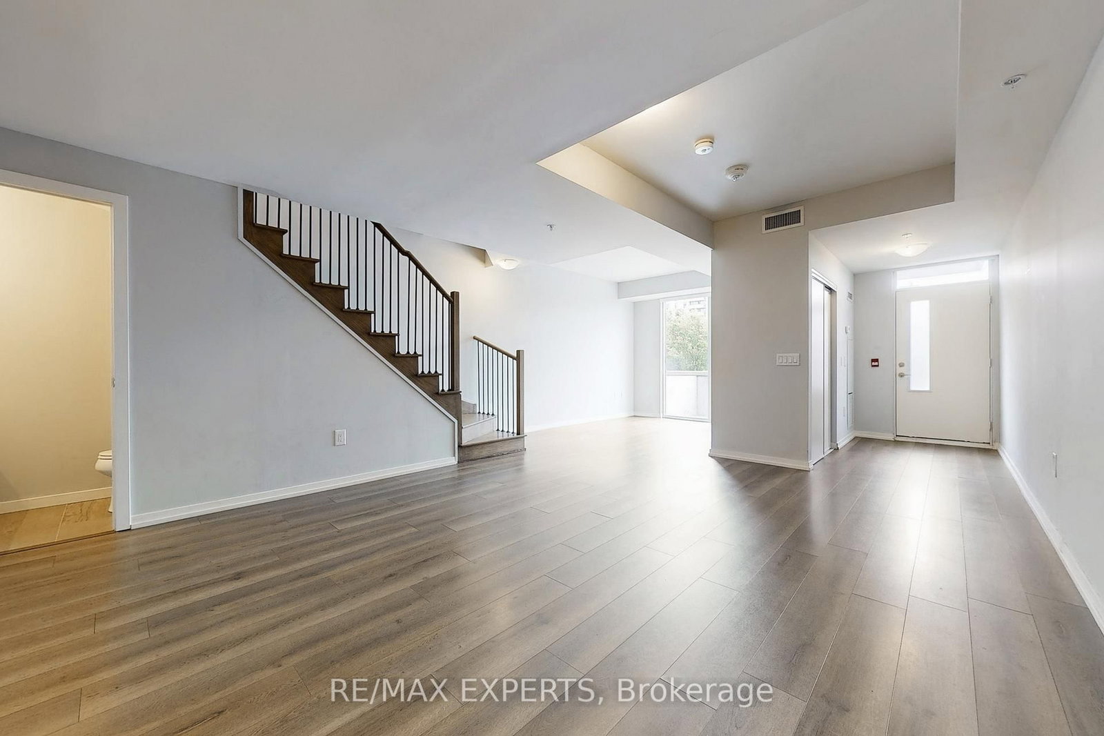 3237 Bayview Avenue, Unit Th 106 - Photo 3