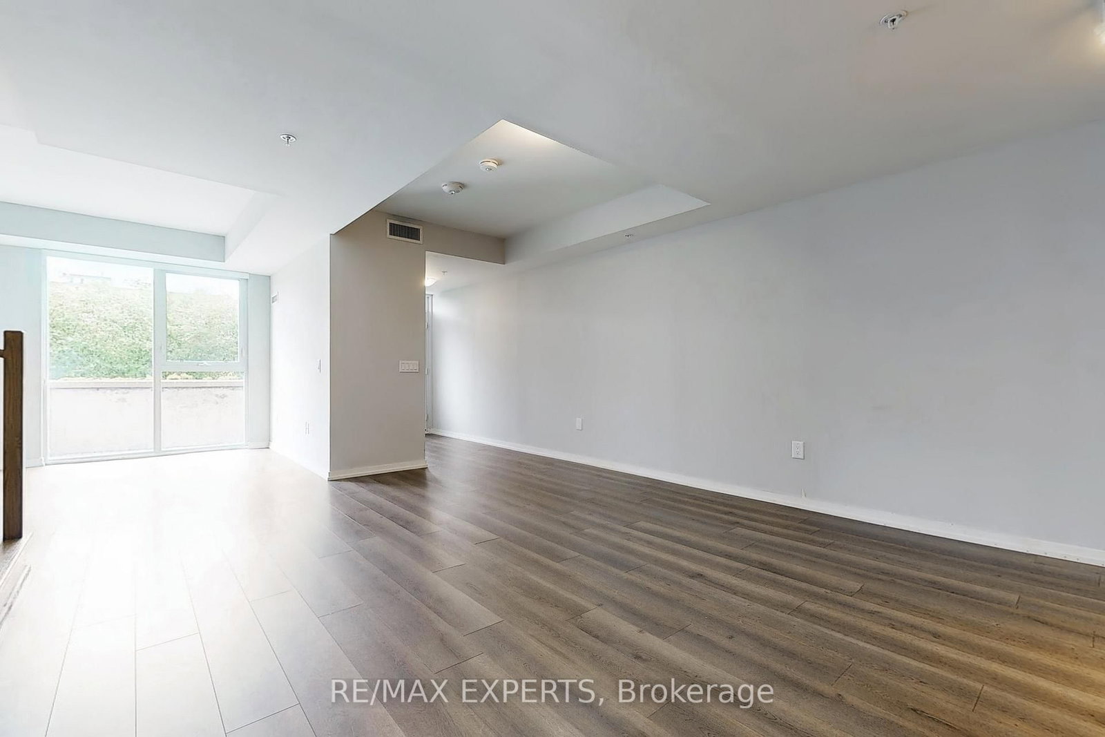 3237 Bayview Avenue, Unit Th 106 - Photo 4