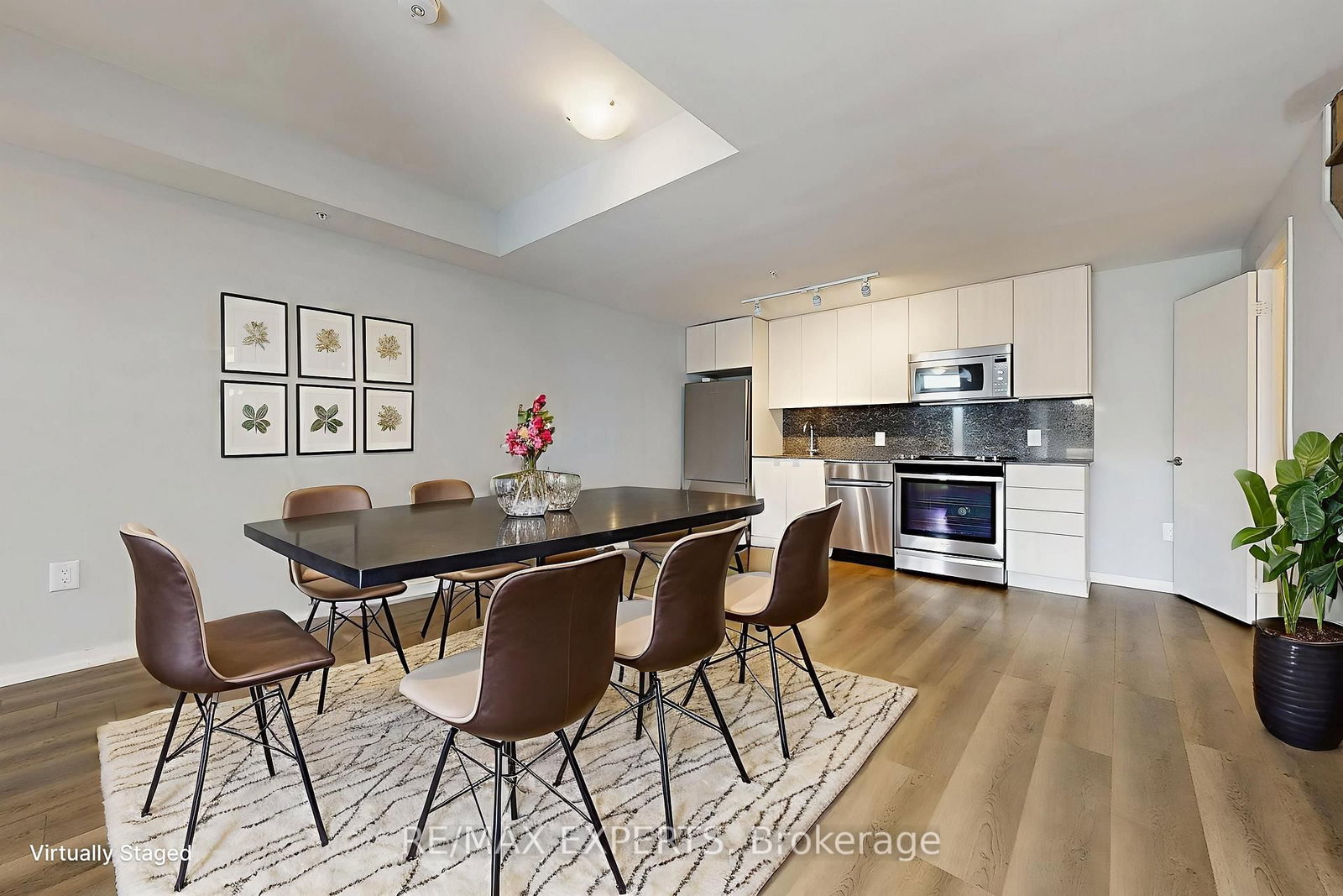 3237 Bayview Avenue, Unit Th 106 - Photo 7