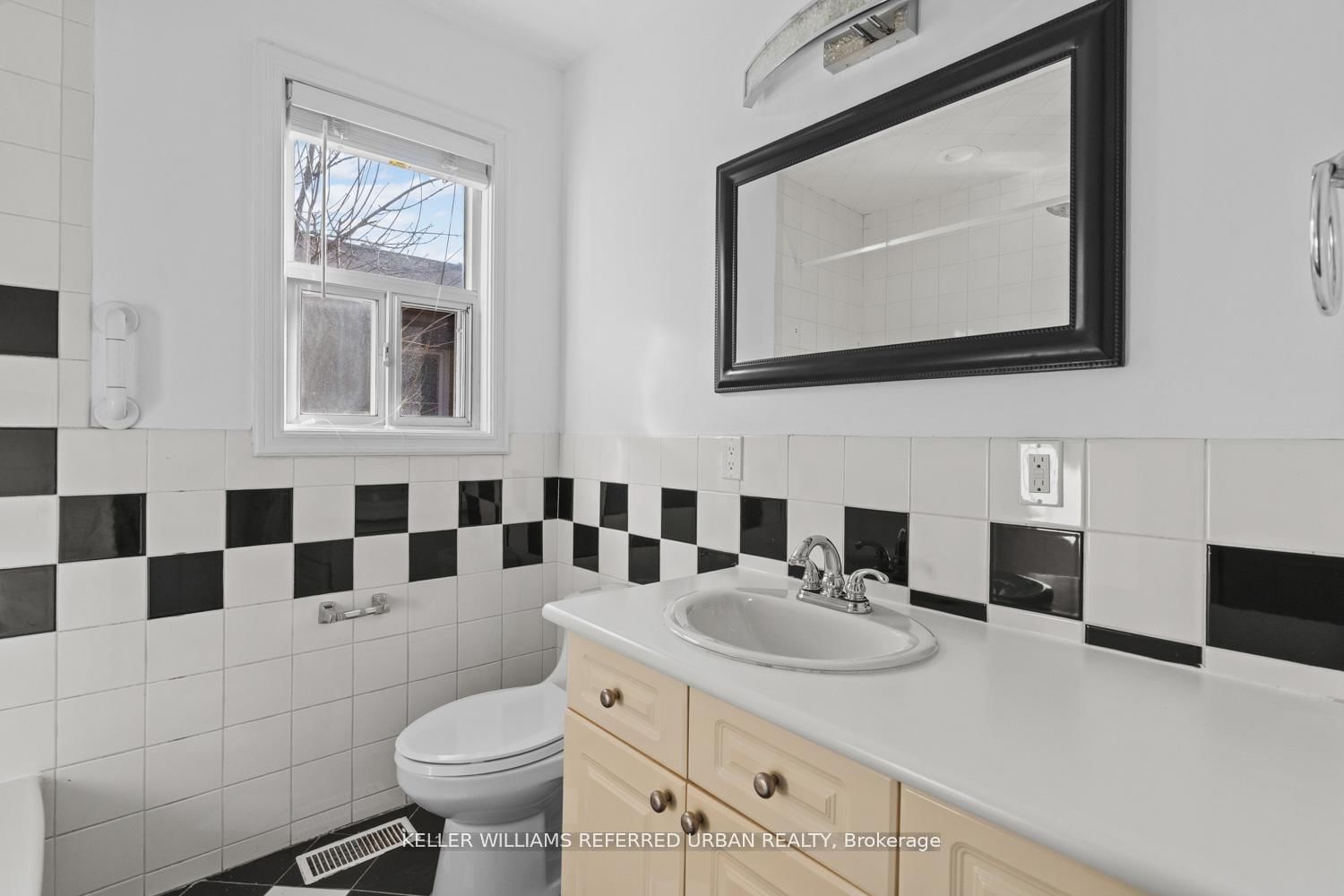 Detached House for sale at 202 Park Home Avenue, Toronto, Ontario, M2R 1A2 - Willowdale West - MLS: C13019900