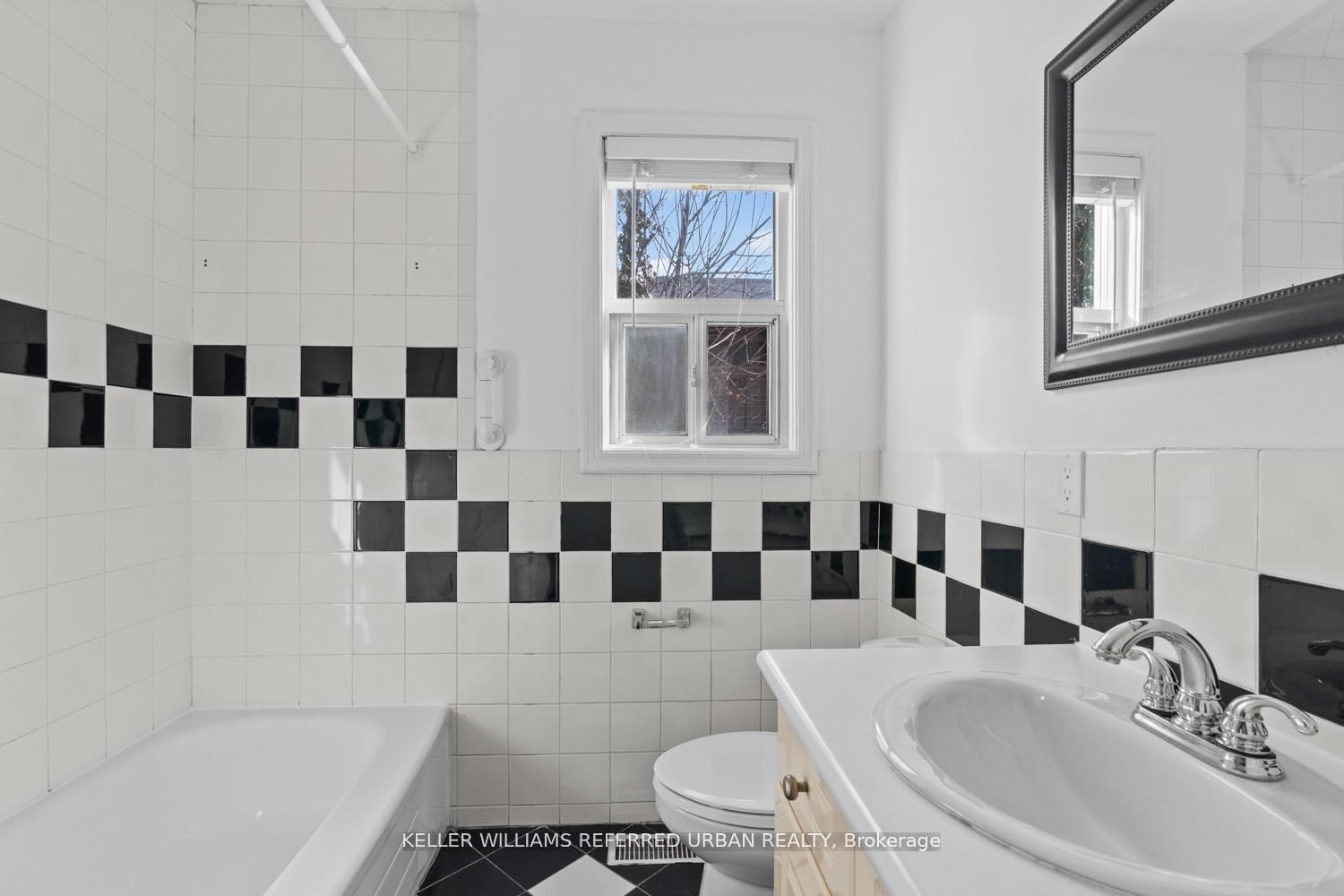 Detached House for sale at 202 Park Home Avenue, Toronto, Ontario, M2R 1A2 - Willowdale West - MLS: C13019900