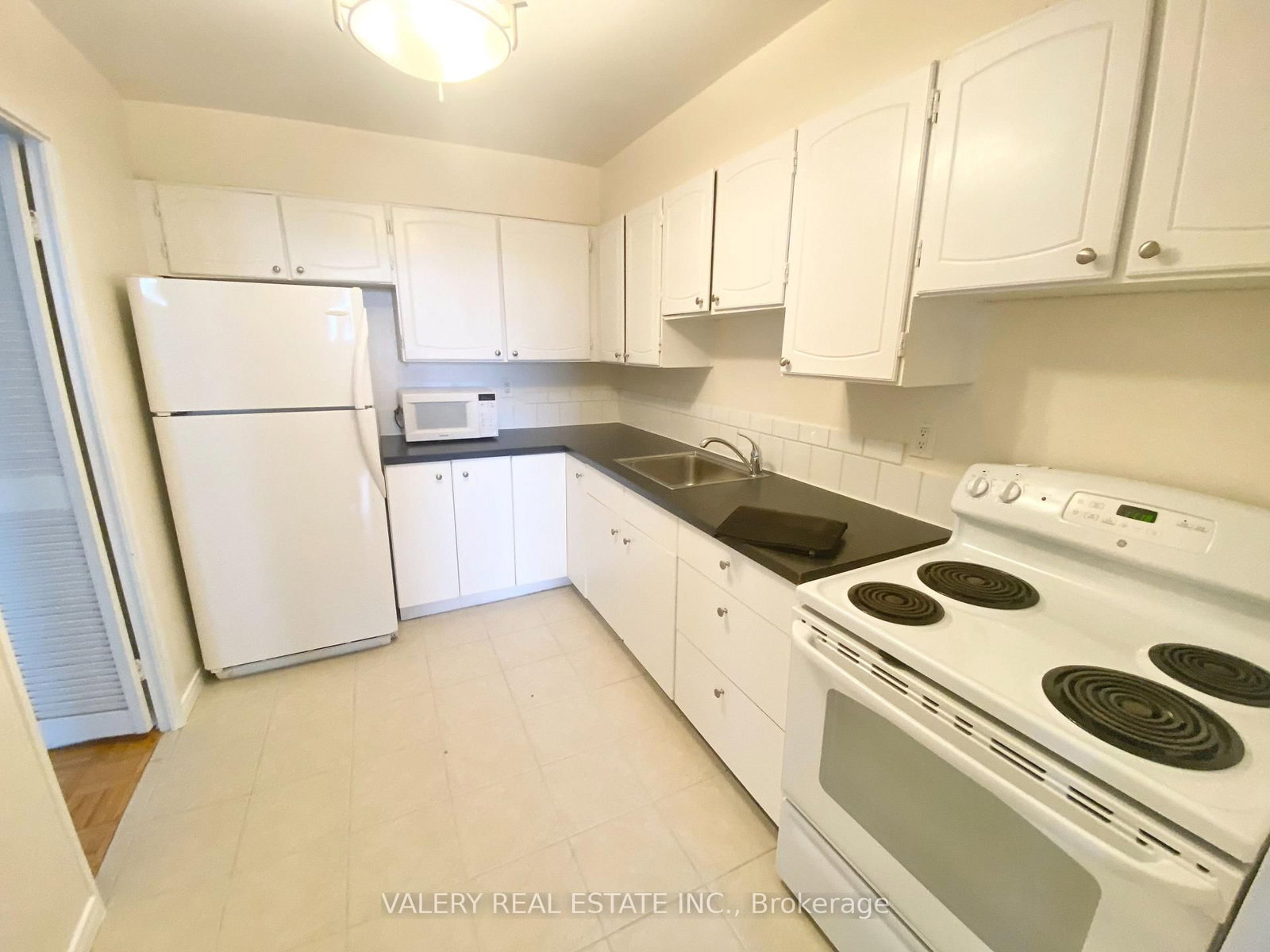 10 Edgecliff Golfway, Unit 711 - Photo 2