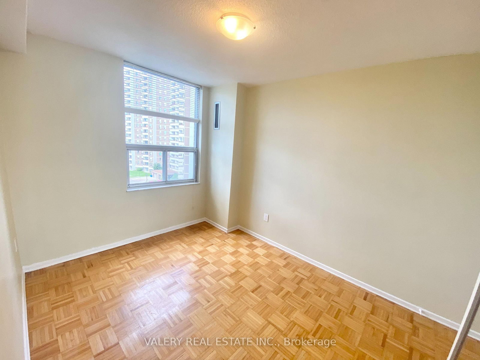 10 Edgecliff Golfway, Unit 711 - Photo 8