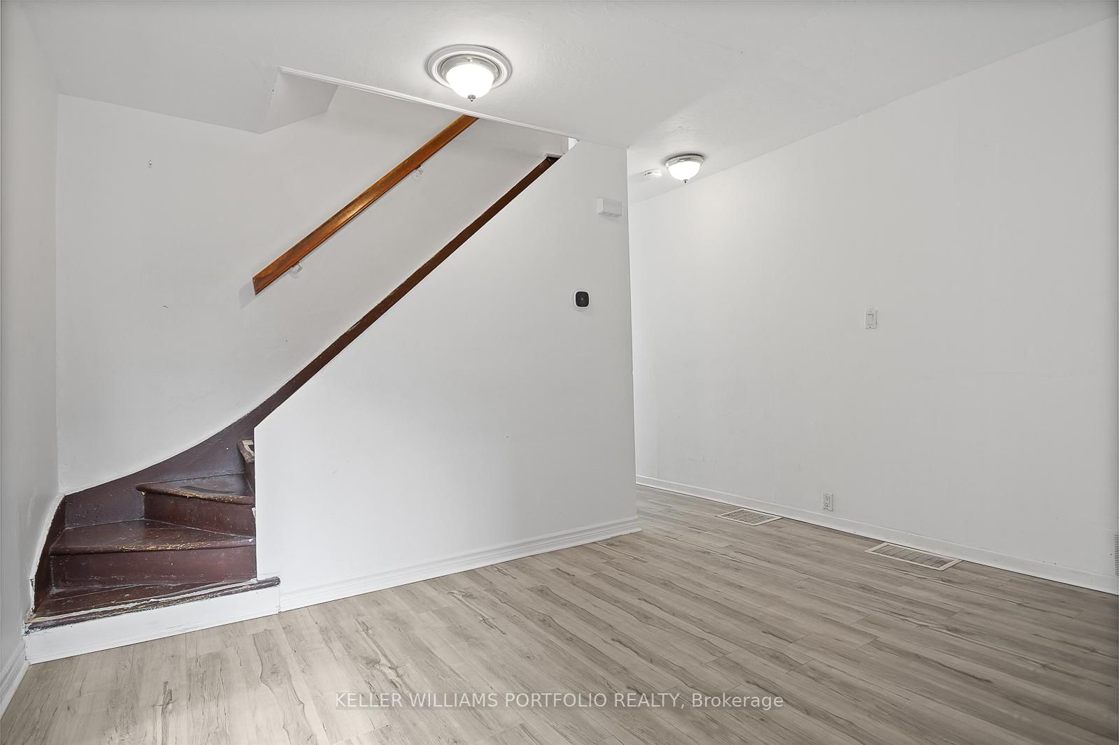 58 Manning Avenue - Photo 13