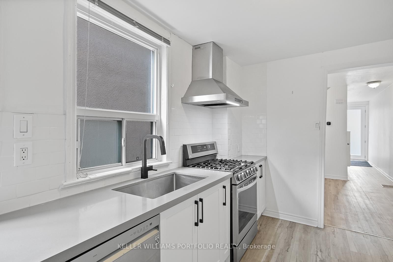 58 Manning Avenue - Photo 17