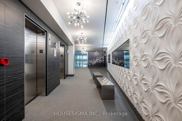 903 - 69 Lynn Williams Street