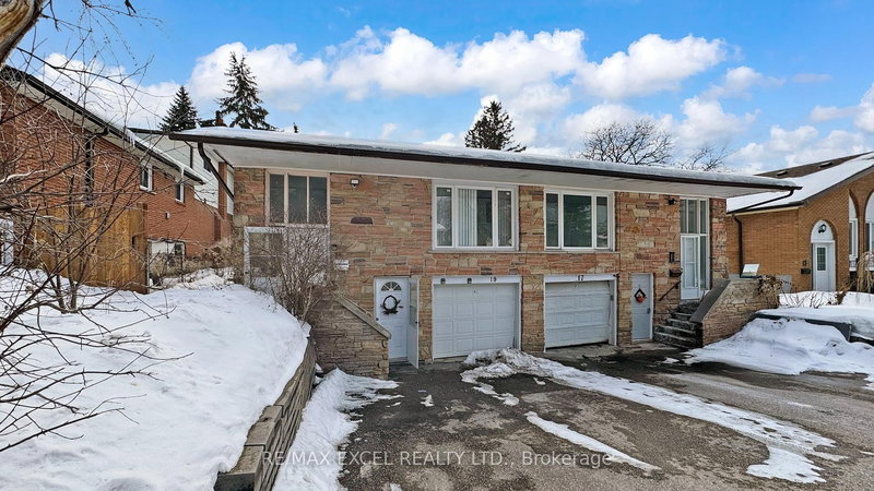 19 Clancy Dr, Toronto, M2J 2V7 | Image 2