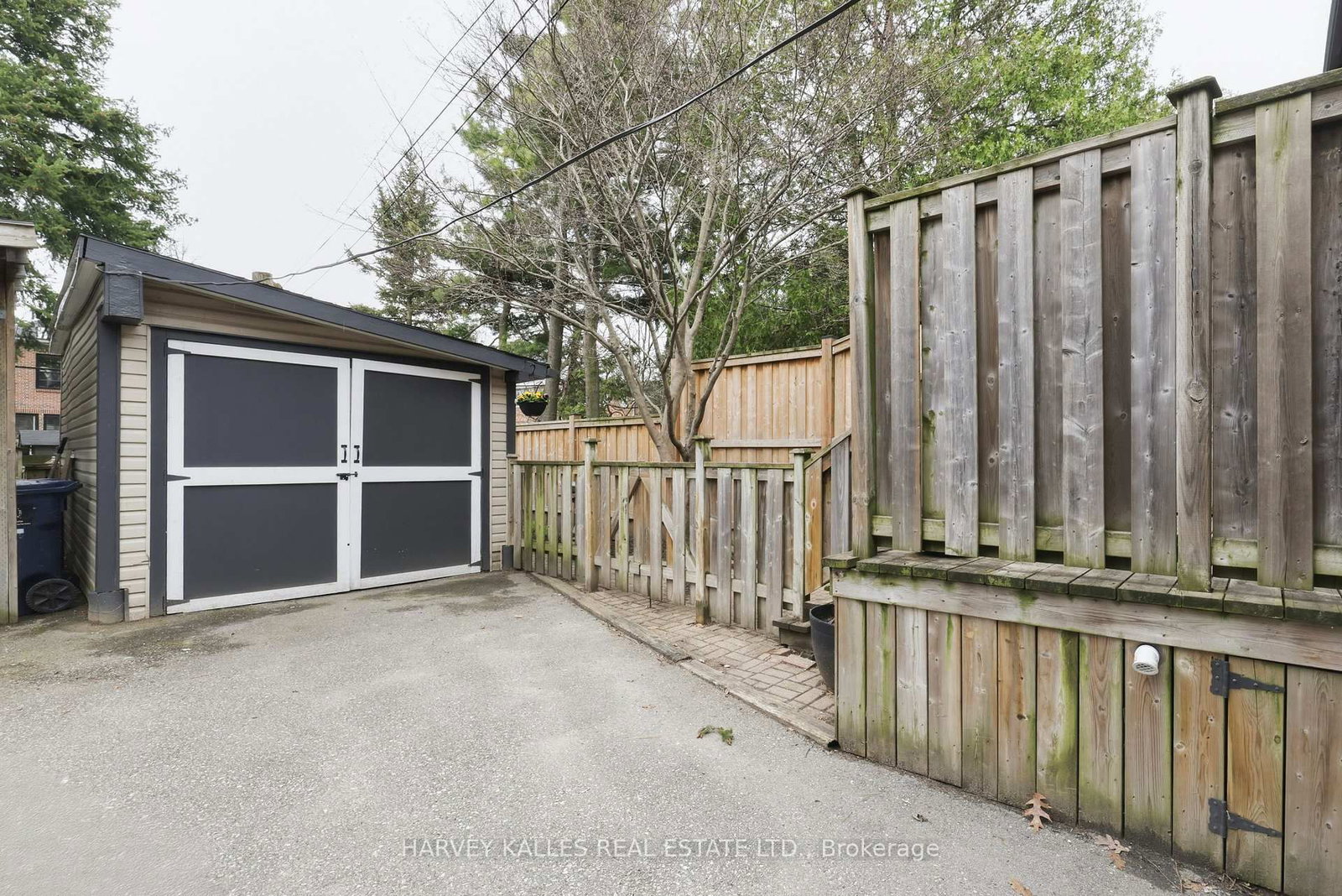 683 Hillsdale Avenue E - Photo 45