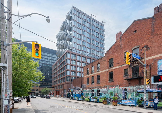 507 - 2 Augusta Avenue