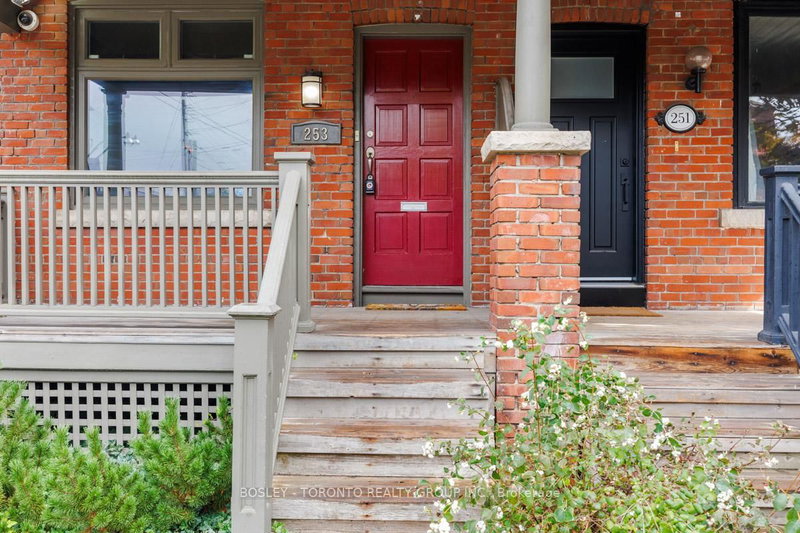 Upper - 253 Bedford Rd, Toronto, M5R 2L3 | Image 2