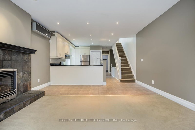 Upper - 253 Bedford Rd, Toronto, M5R 2L3 | Image 3