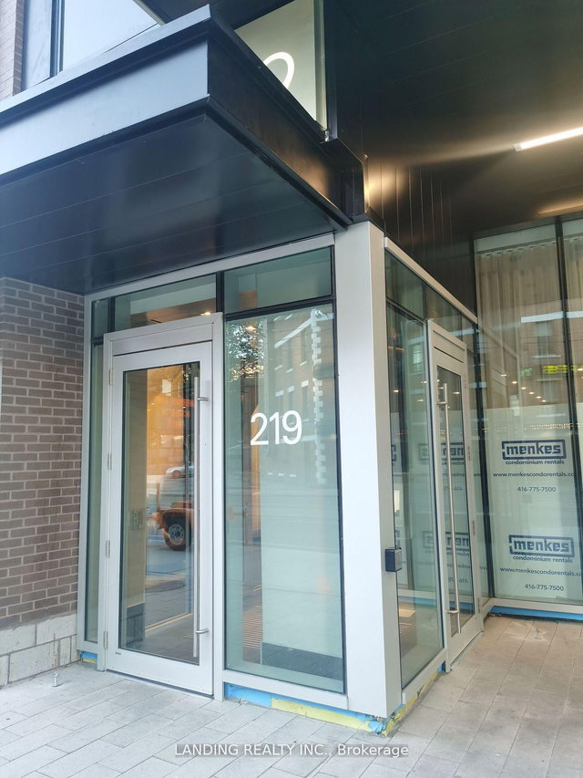 2112 - 219 Dundas Street E