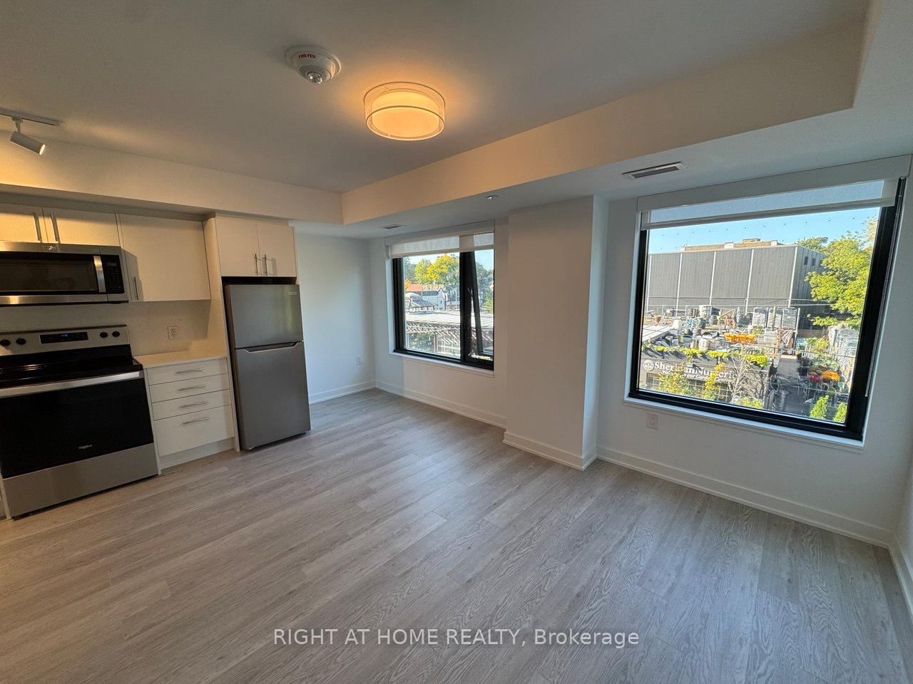 3 Strathgowan Avenue, Unit 313 - Photo 10