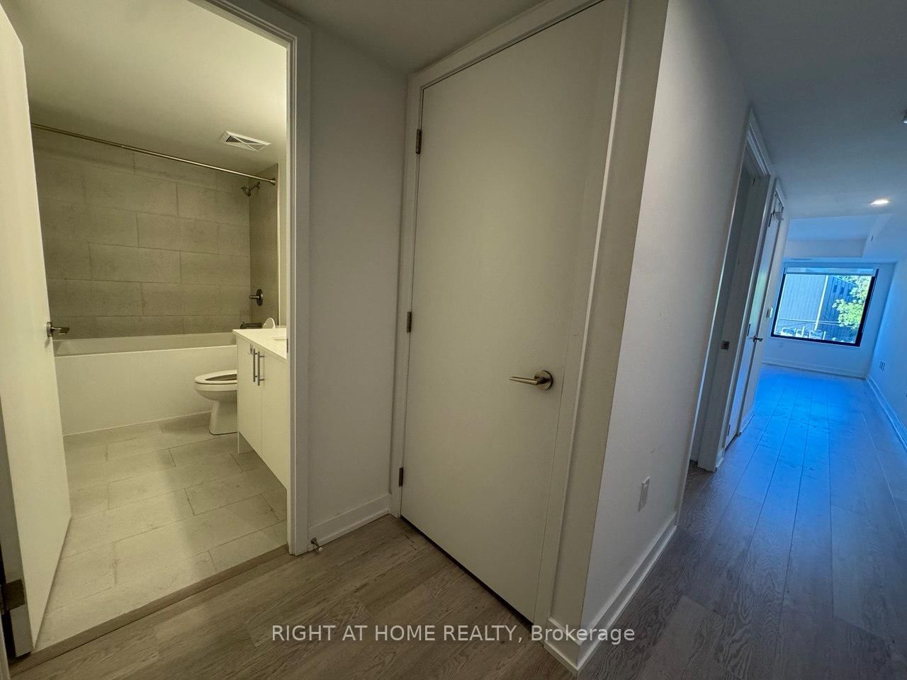 3 Strathgowan Avenue, Unit 313 - Photo 14