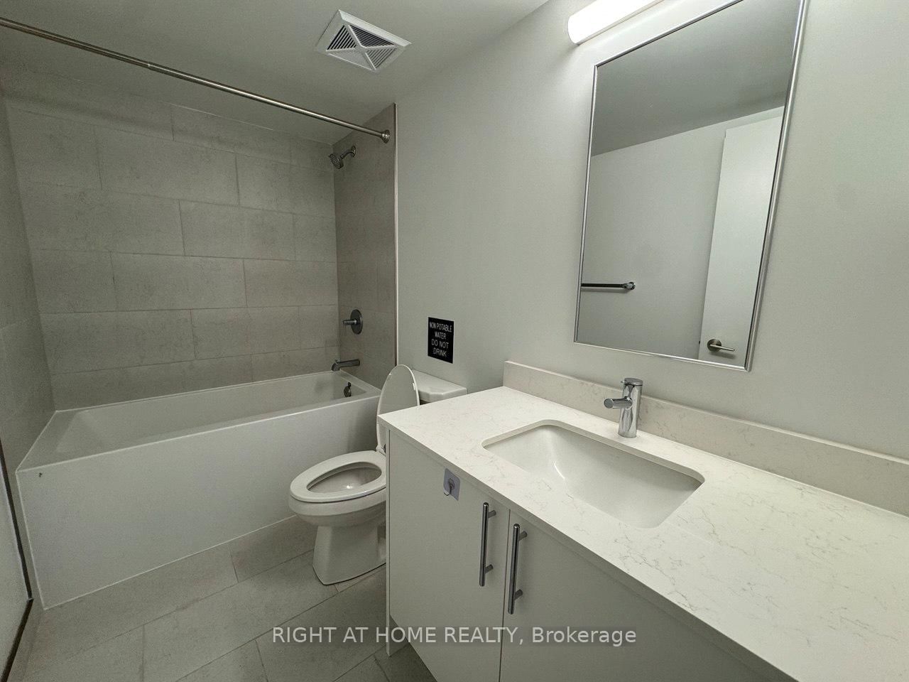 3 Strathgowan Avenue, Unit 313 - Photo 17