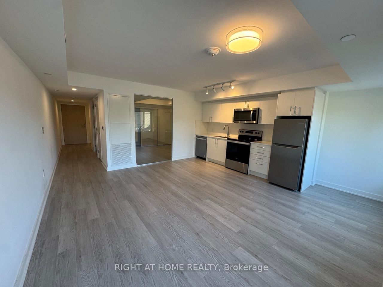 3 Strathgowan Avenue, Unit 313 - Photo 6