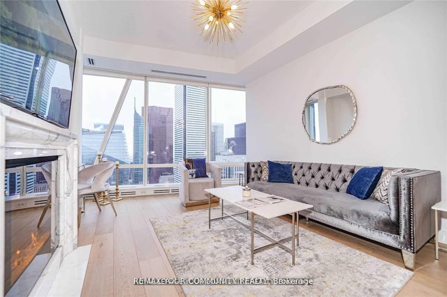 5207 - 180 University Avenue