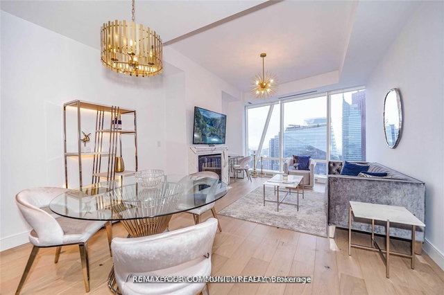 5207 - 180 University Avenue