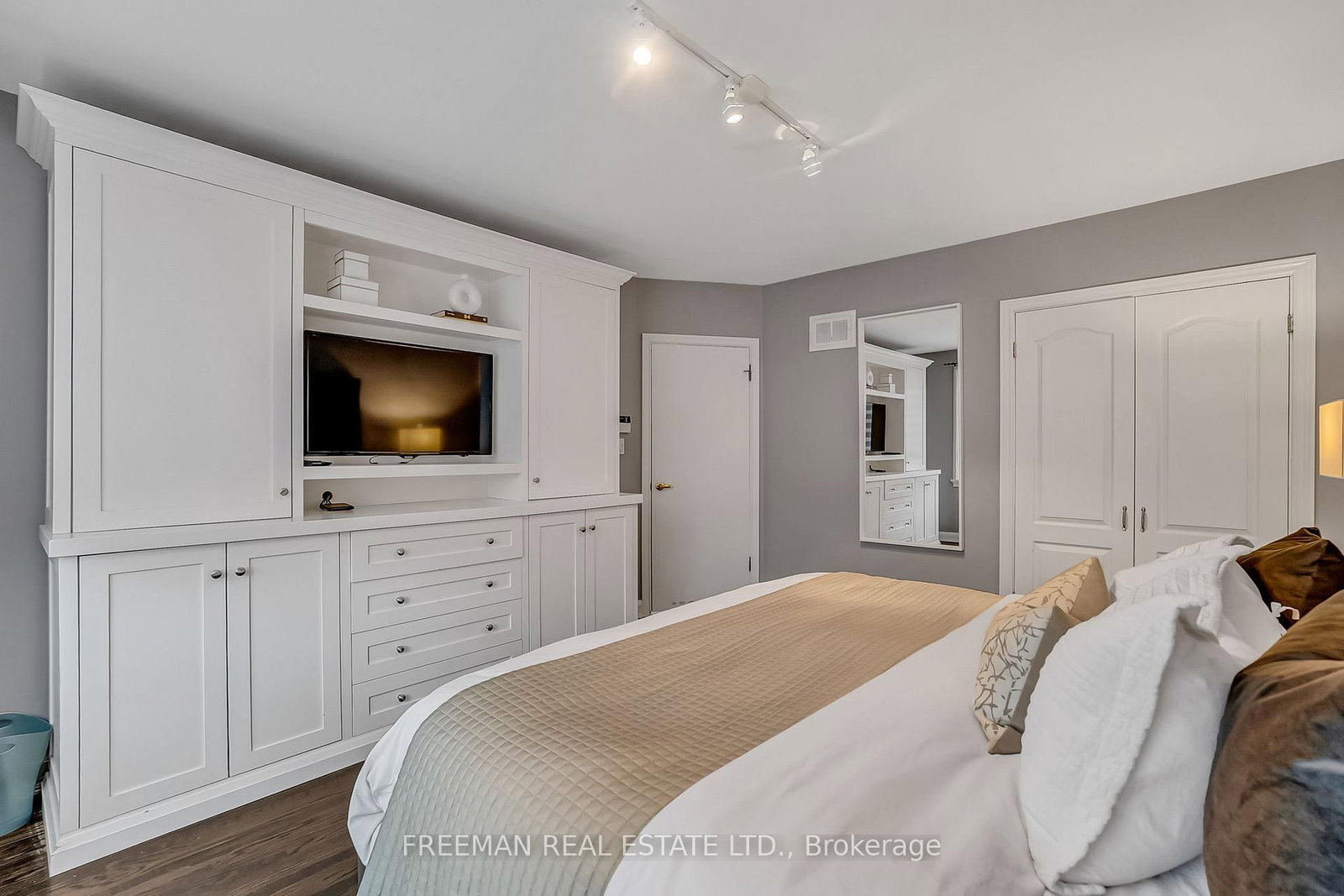 Detached House for sale at 49 Romney Road, Toronto, Ontario, M3H 1H4 - Lansing-Westgate - MLS: C13020476