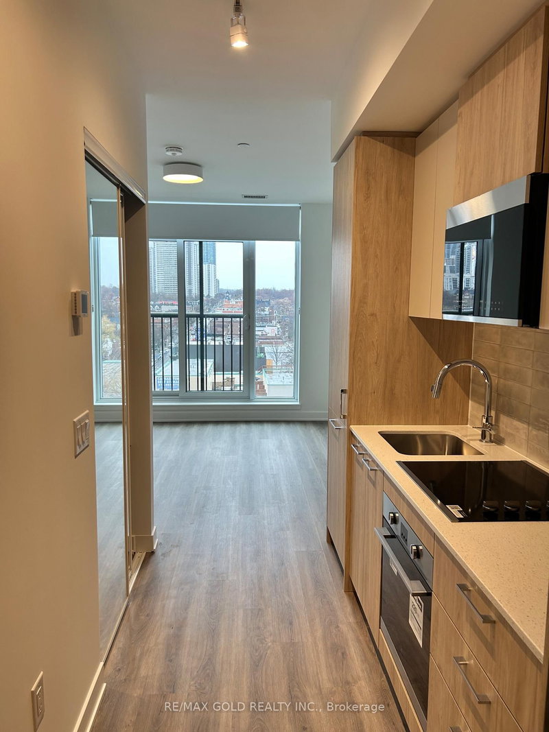 817 - 30 Dreamers Way, Toronto, M5A 0Y7 | Image 2