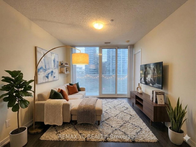 2909 - 100 Harbour Street