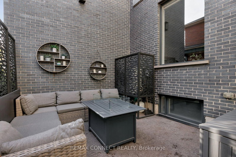 TH3 - 126 Spadina Rd, Toronto, M5R 2T8 | Image 3