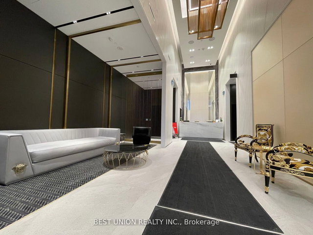 2711 - 319 Jarvis Street