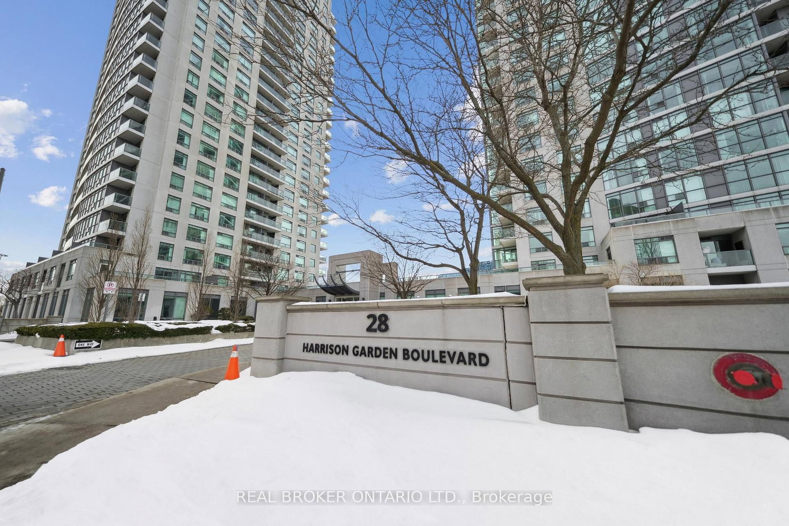 28 Harrison Garden Boulevard, Unit 808 - Photo 2