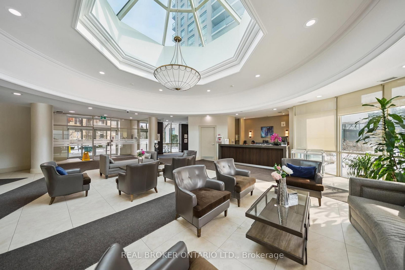 28 Harrison Garden Boulevard, Unit 808 - Photo 4