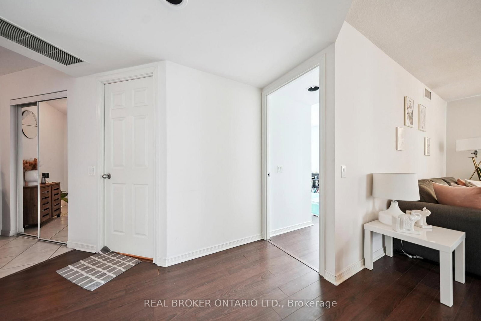 28 Harrison Garden Boulevard, Unit 808 - Photo 6