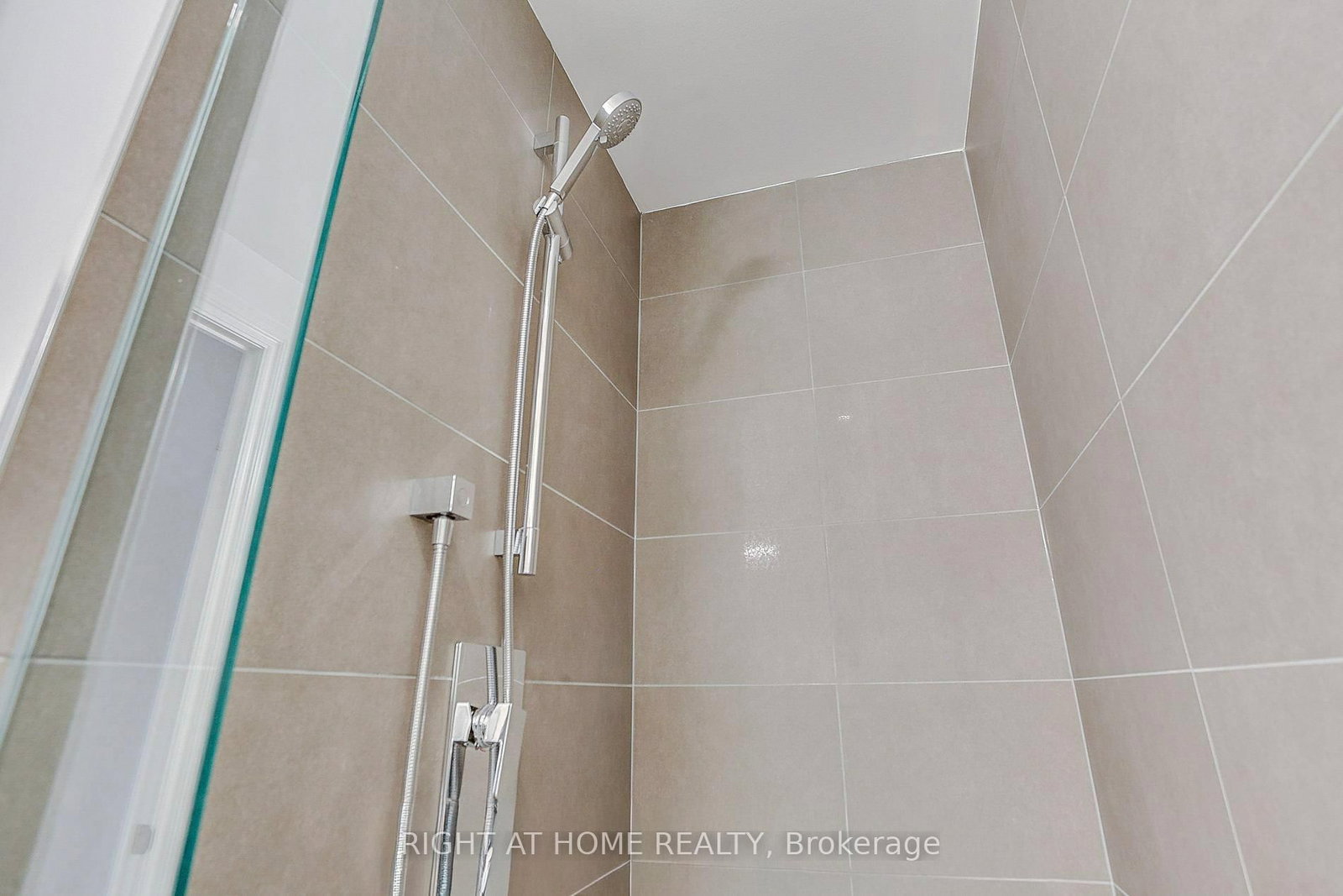 608 Richmond Street W, Unit 705 - Photo 12