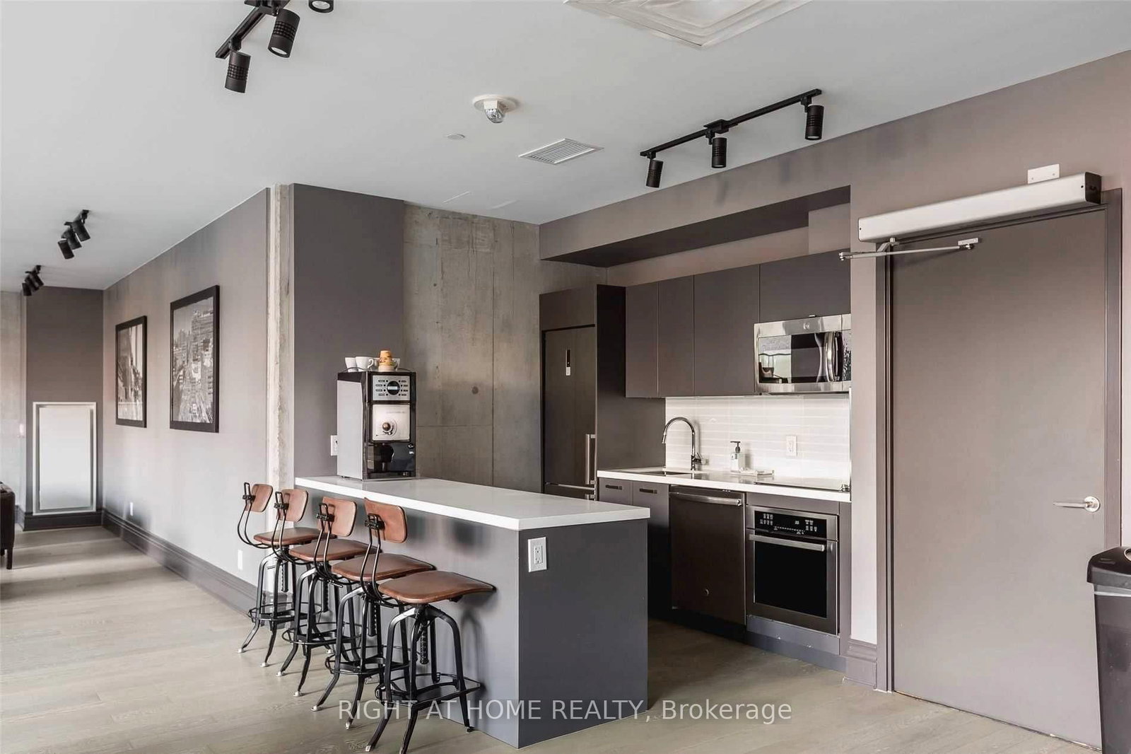 608 Richmond Street W, Unit 705 - Photo 17