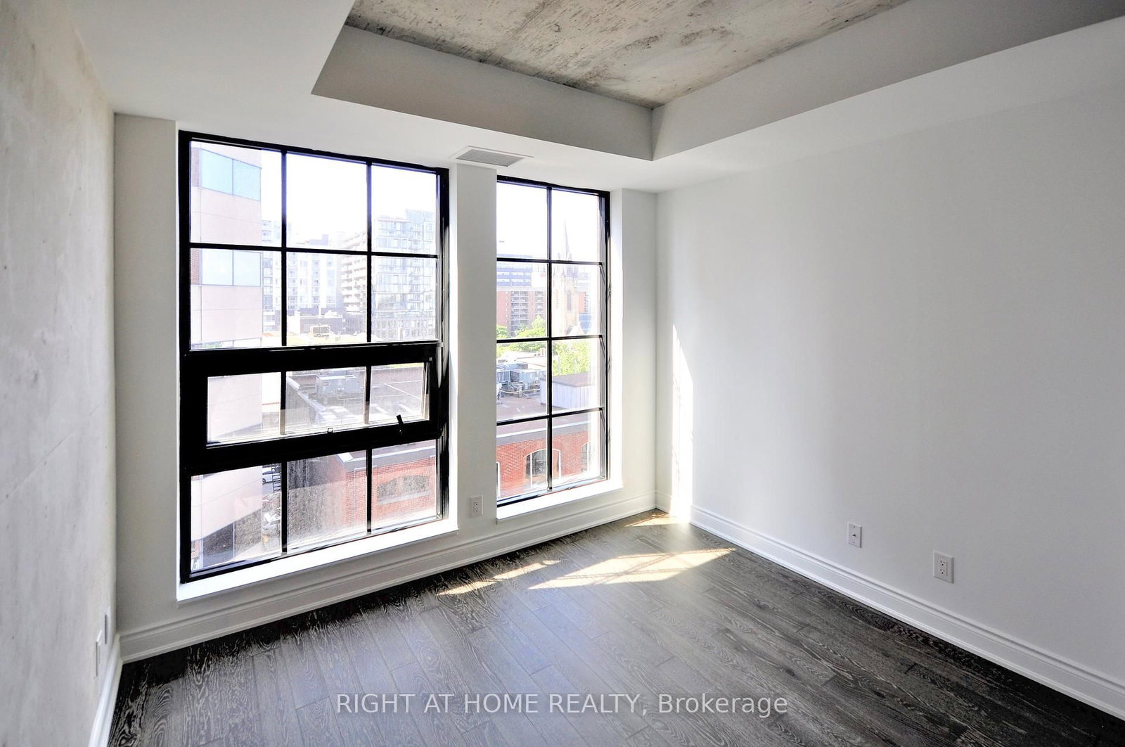 608 Richmond Street W, Unit 705 - Photo 9